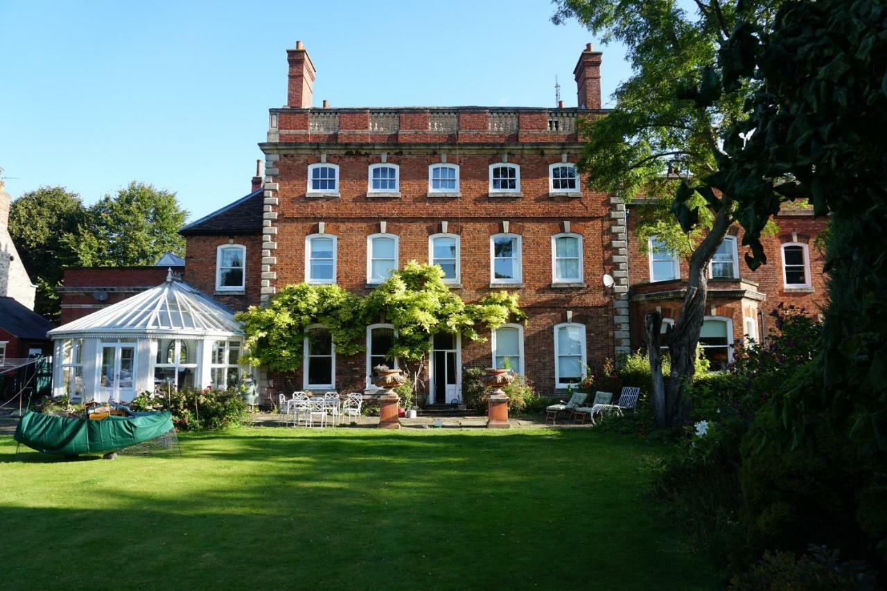 West Wing D'Isney Place. Lincoln Ngoại thất bức ảnh
