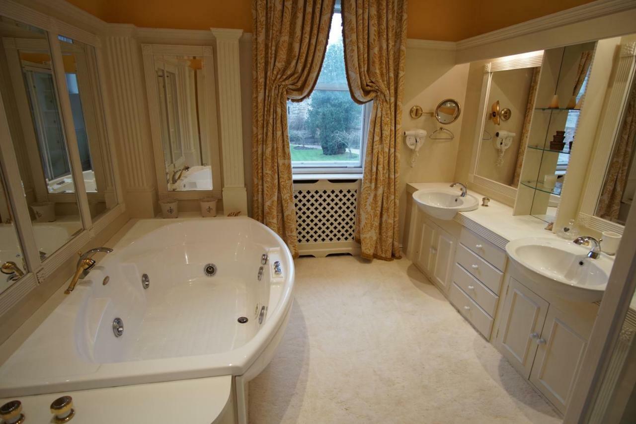 West Wing D'Isney Place. Lincoln Ngoại thất bức ảnh
